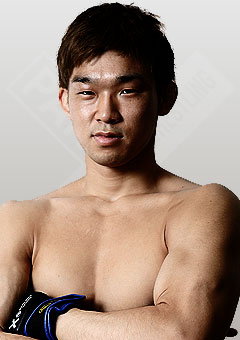 井上雄策
